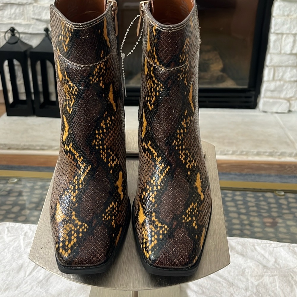 Franco Sarto ankle boots- mint condition- great animal skin design